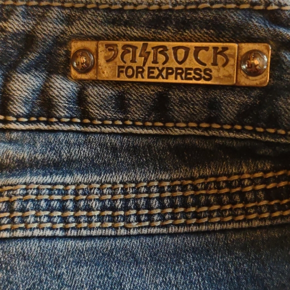 EXPRESS - Picture 2 of 8